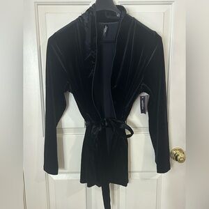 NWT Ambrielle Sleepwear Short Robe Size Large Black Velvet Tie Waist
